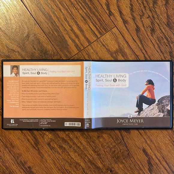 Joyce Meyer collection, plus 2 books by John C Maxwell and by Marcus Braybrooke. - Picture 13 of 15